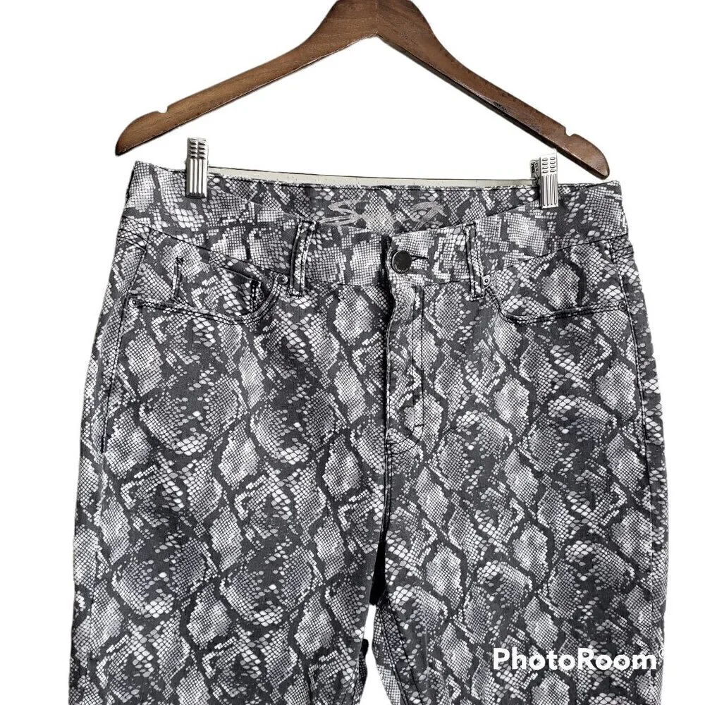 Snake print high rise gray and white skinny jeans size 16 - Picture 2 of 9